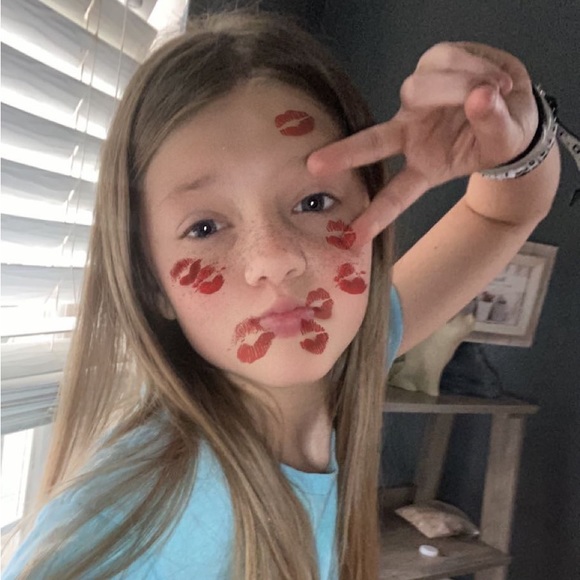 Meet your Posher, Sophia - Picture 1 of 1